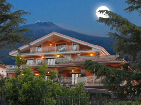Гостиница Etna Royal View Bilocale Vista Giardino, Трекастаньи